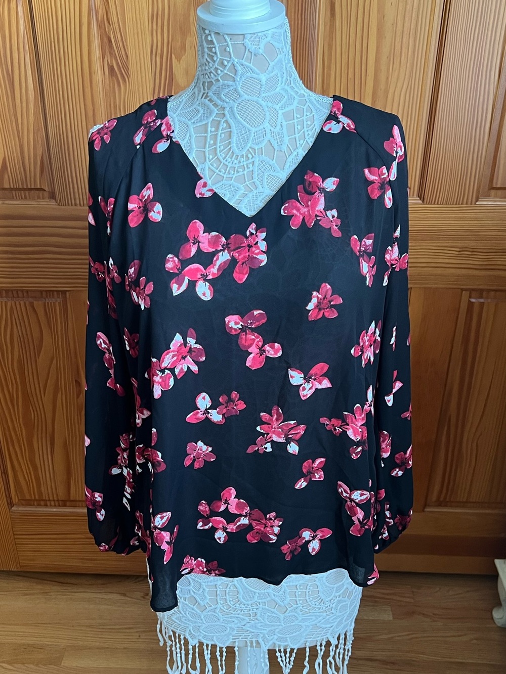 Roz & Ali Cold Shoulder Blouse